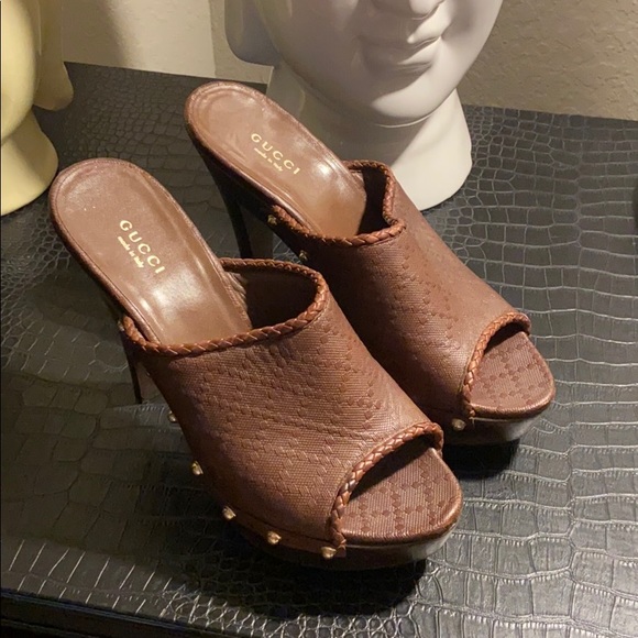 Shoes - Picture 1 of 3